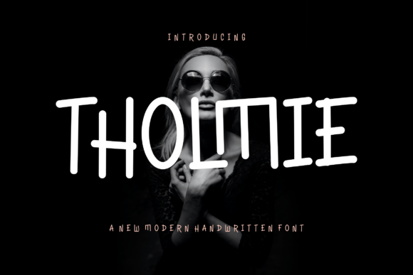 Tholmie: A Bold, Authentic Display Font for Modern Web Brands